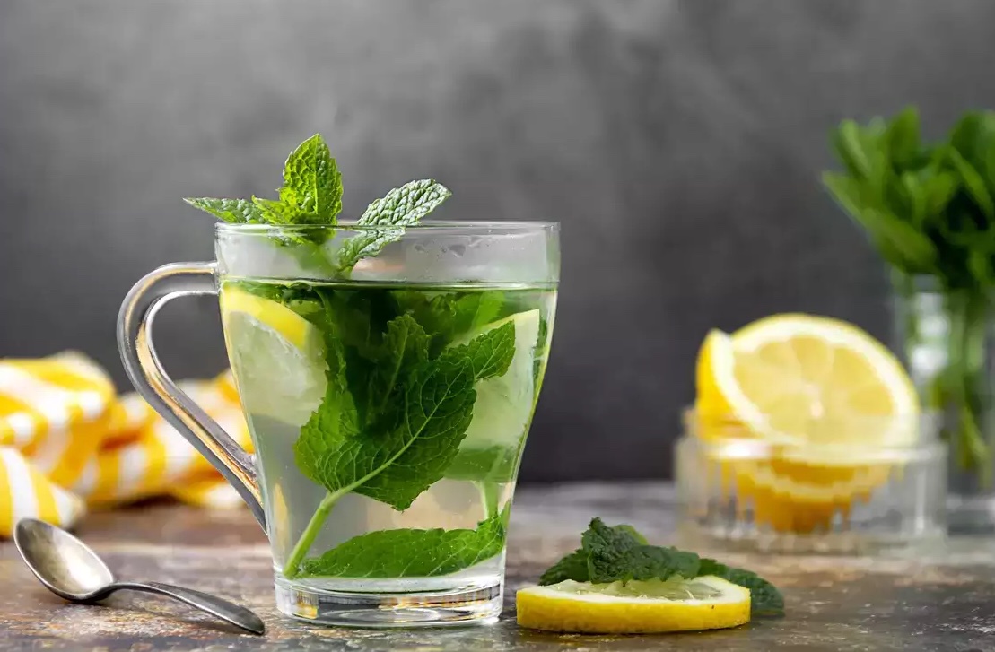 Польза и вред зеленого чая с лимонном